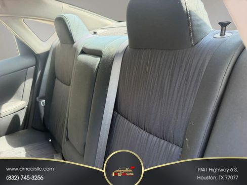 Used 2019 Nissan Sentra SV w/ Special Edition Package FWD image 5