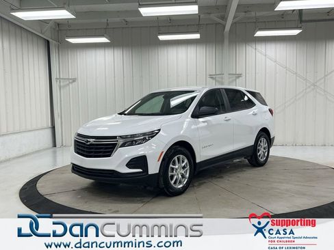 Used 2022 Chevrolet Equinox LS w/ LS Convenience Package image 1