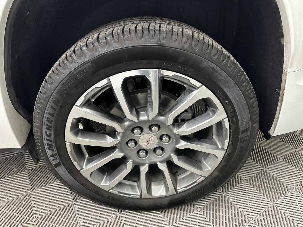 Used 2023 GMC Acadia Denali w/ Denali Technology Package FWD image 23