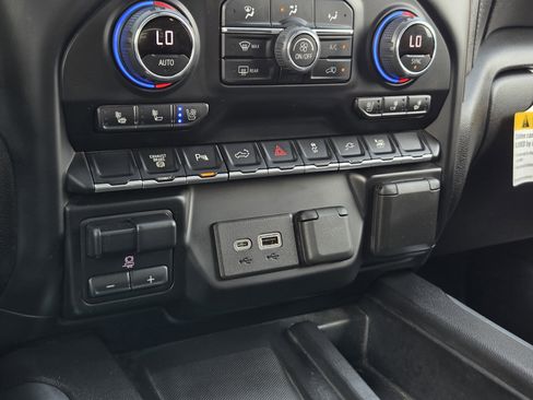 Used 2022 Chevrolet Silverado 3500 High Country AWD/4WD image 24
