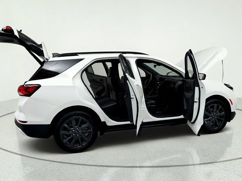 Used 2024 Chevrolet Equinox RS FWD image 13
