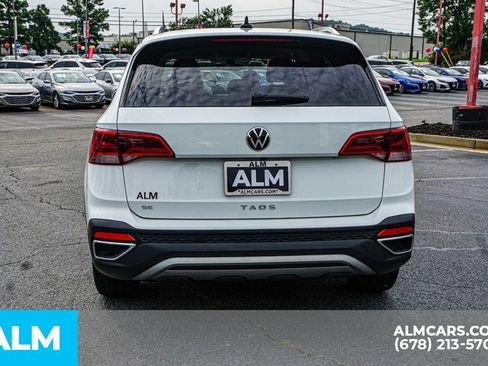 Used 2024 Volkswagen Taos SE FWD image 11