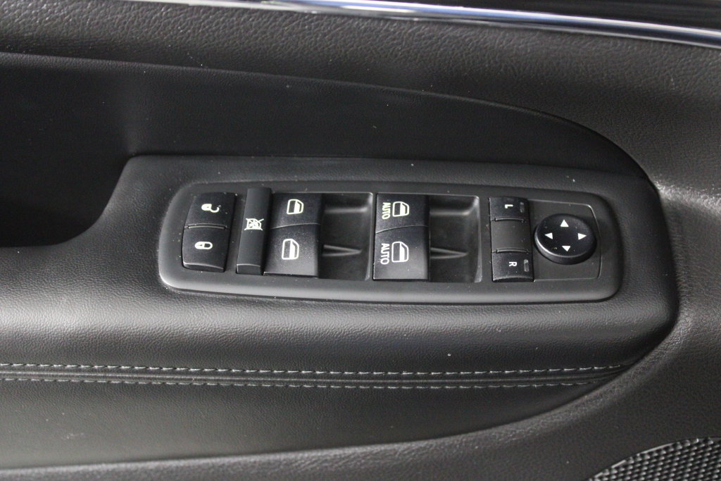 Used 2019 Jeep Grand Cherokee Limited RWD image 24