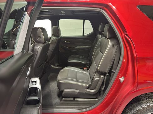 Used 2023 Chevrolet Traverse Premier image 13