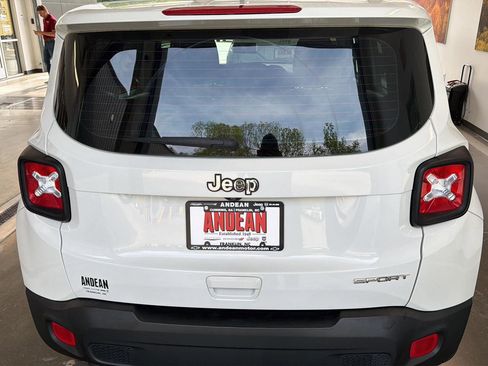Used 2018 Jeep Renegade Sport w/ Power & Air Group FWD image 4
