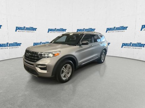 Used 2023 Ford Explorer XLT w/ Equipment Group 202A AWD/4WD image 5