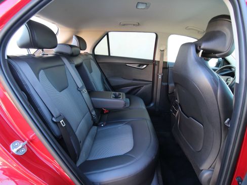 Used 2023 Kia Niro EX image 24