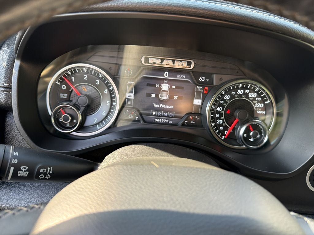 Used 2019 RAM 1500 Laramie AWD/4WD image 18
