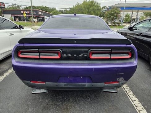 Used 2018 Dodge Challenger R/T Scat Pack w/ Leather Interior Group RWD image 16