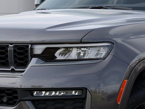 New 2026 Jeep Grand Cherokee L Limited AWD/4WD image 10
