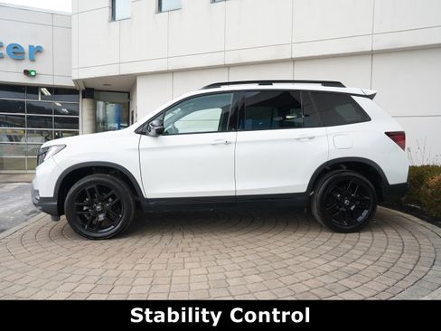 Used 2024 Honda Passport Black Edition image 18