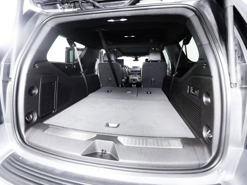 Used 2021 Chevrolet Suburban High Country AWD/4WD image 16