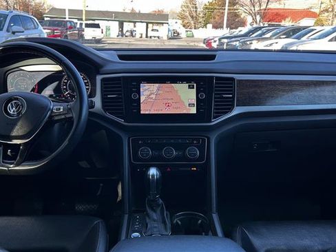 Used 2019 Volkswagen Atlas SEL Premium image 9