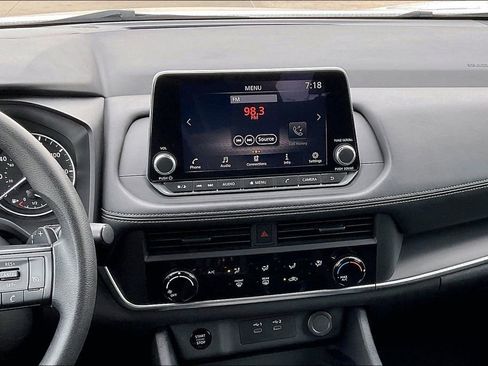 Used 2024 Nissan Rogue S FWD image 6