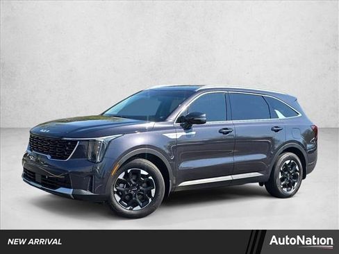 Used 2025 Kia Sorento S image 1