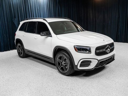 New 2026 Mercedes-Benz GLB 250 4MATIC image 3