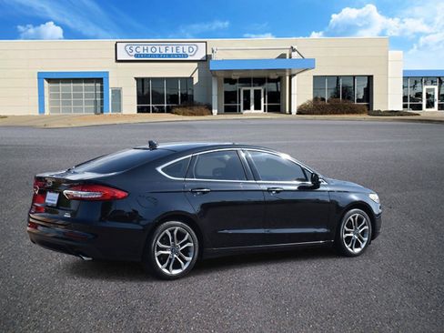 Used 2019 Ford Fusion SEL FWD image 3