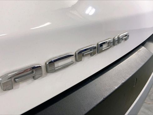 Used 2023 GMC Acadia SLT w/ Technology Package image 8