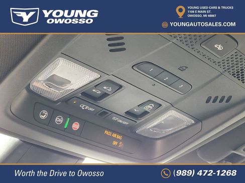 Used 2025 Cadillac XT6 Premium Luxury w/ LPO, Floor Liner Package AWD/4WD image 21