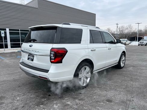 Used 2024 Ford Expedition Platinum image 8