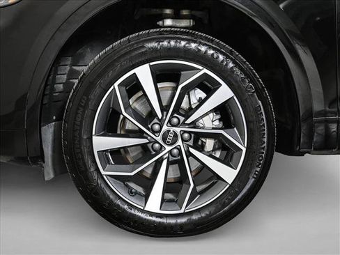 Used 2023 Audi Q5 2.0T Premium Plus w/ Premium Plus Package AWD/4WD image 25