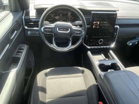 Certified 2025 GMC Acadia Elevation FWD image 13