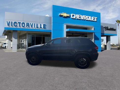 Used 2020 Jeep Grand Cherokee Altitude AWD/4WD image 9