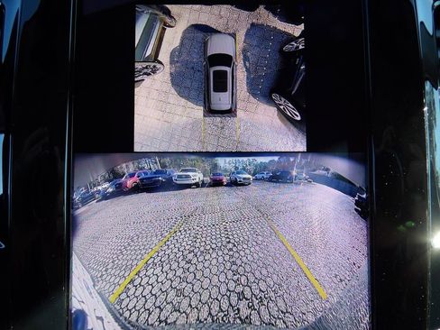 Certified 2025 Volvo XC90 B6 Ultra image 24