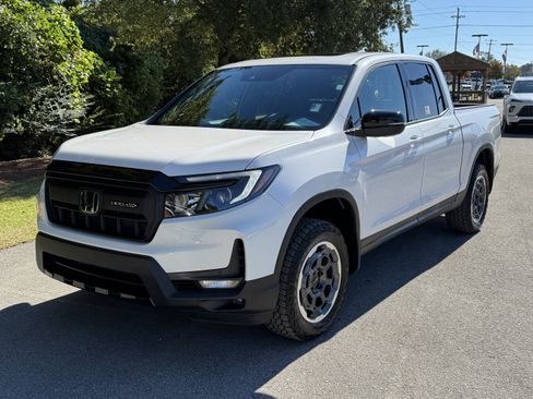 Used 2024 Honda Ridgeline Black Edition image 9