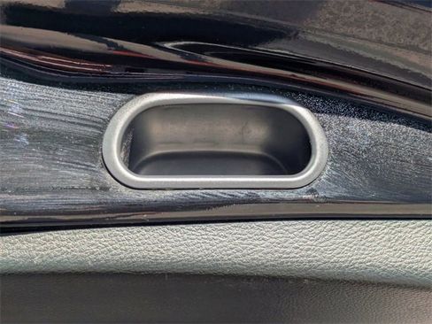 Used 2015 Toyota RAV4 LE image 14