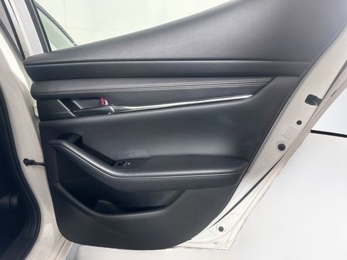 Used 2019 MAZDA MAZDA3 Hatchback FWD image 29