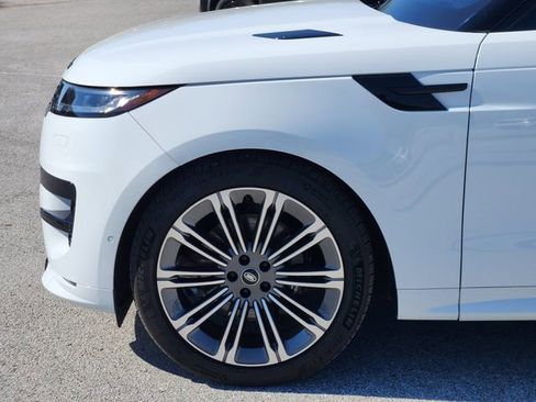Used 2023 Land Rover Range Rover Sport SE Dynamic image 5