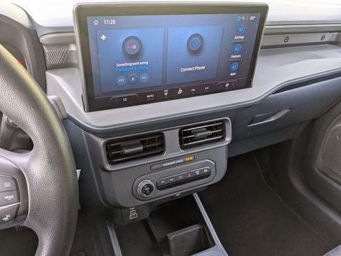 Used 2025 Ford Maverick XL FWD image 11