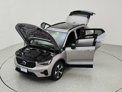 New 2026 Volvo XC40 B5 Plus w/ Climate Package AWD/4WD image 37