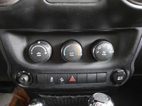 Used 2013 Jeep Wrangler Sport image 41