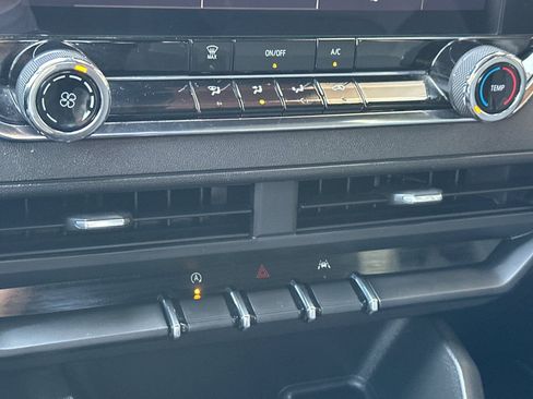 Certified 2023 Chevrolet Colorado W/T image 25