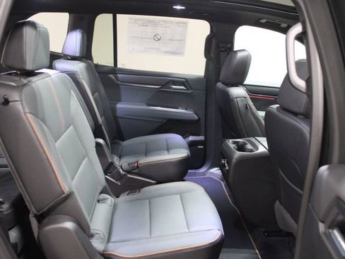 New 2026 GMC Acadia AT4 w/ Luxury Package AWD/4WD image 30