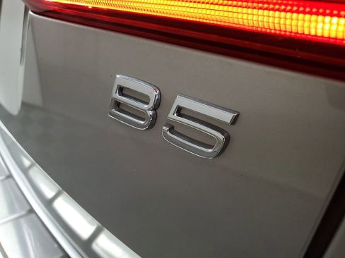 Certified 2023 Volvo XC60 B5 Plus w/ Protection Package Premier image 9