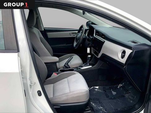 Certified 2018 Toyota Corolla LE FWD image 9
