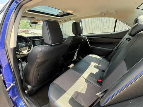 Used 2017 Toyota Corolla SE w/ SE Premium Package FWD image 16