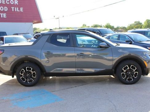 Used 2023 Hyundai Santa Cruz SEL Premium image 2