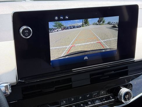 Used 2024 Honda Prologue EX image 17