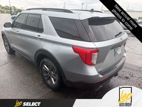 Used 2022 Ford Explorer XLT w/ Equipment Group 202A AWD/4WD image 5