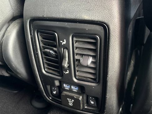 Used 2021 Dodge Durango R/T w/ Technology Group RWD image 32