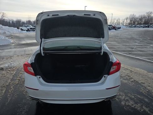 Used 2018 Honda Accord Sport image 9