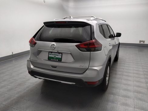 Used 2020 Nissan Rogue SV FWD image 7
