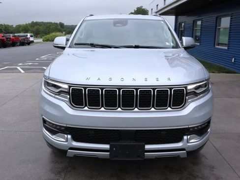 Used 2022 Jeep Wagoneer Series II AWD/4WD image 4