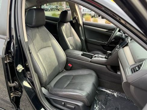 Used 2017 Honda Civic Touring image 18