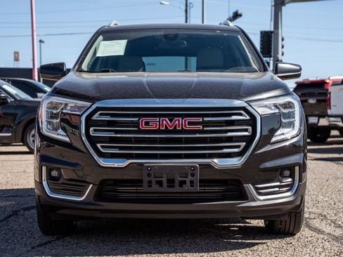 Used 2023 GMC Terrain SLT AWD/4WD image 3