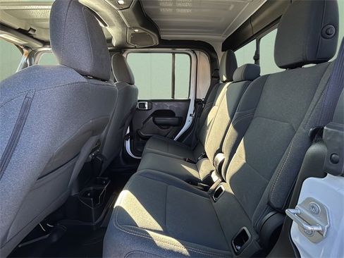 Certified 2024 Jeep Gladiator Sport image 20